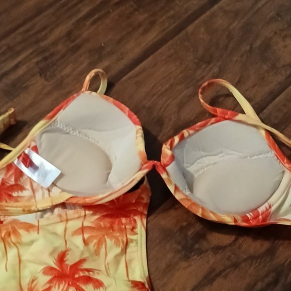 Two-piece Bikini Swimwear - Picture 4 of 7